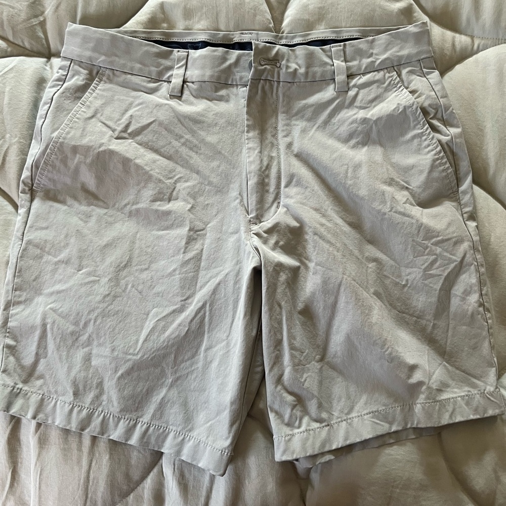 Men's Classic Vineyard Vines Khaki Shorts